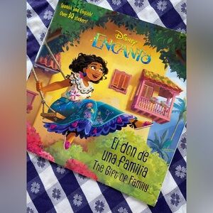 Encanto Disney Bilingual Book Paperback